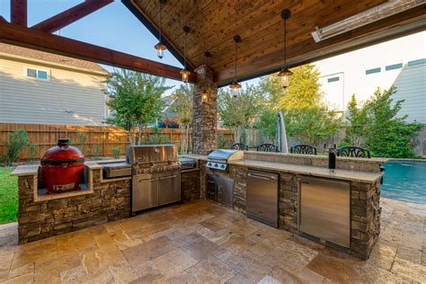 outdoor kitchen heating