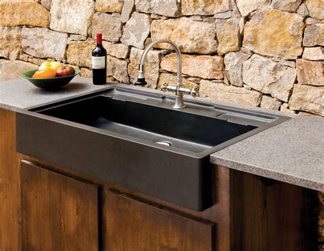 outdoor kitchen main sink