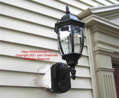 elyricsy.biz:outdoor light fixture with on off switch