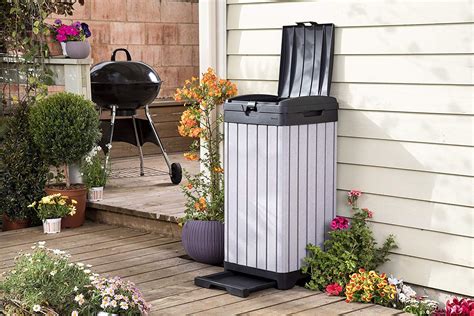 outdoor patio trash containers