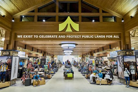 outdoor sporting goods retailers