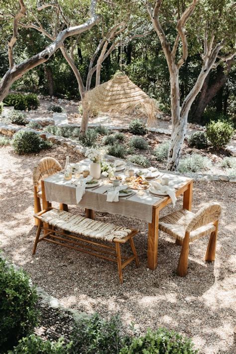 Outdoor table styles