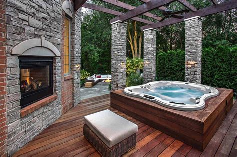 Outdoor Tub Deck