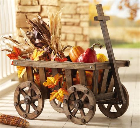 Outdoor Wagon Decor