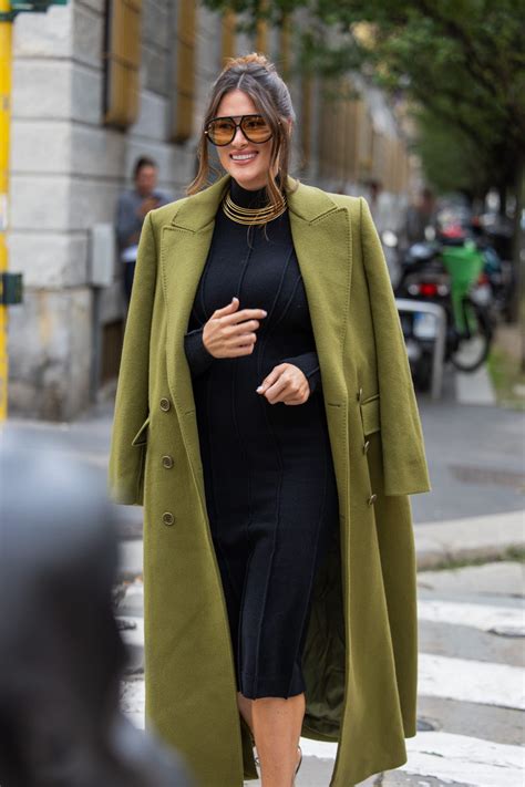 Outfit Con Abrigo Verde