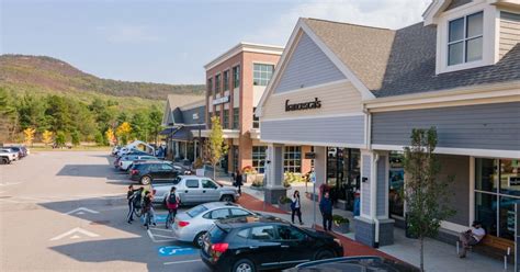 outlets in north conway
