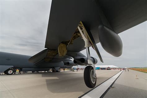 Outrigger Landing Gear