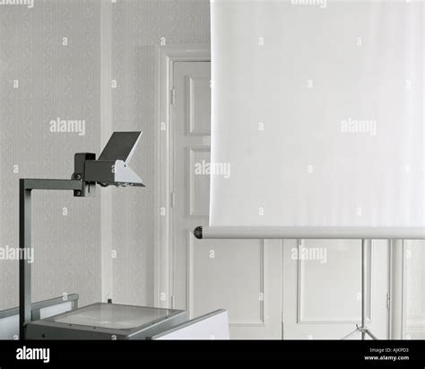 Overhead Screen Projector