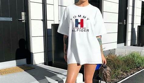 How To Wear An Oversized T-shirt – 15 Outfit Ideas