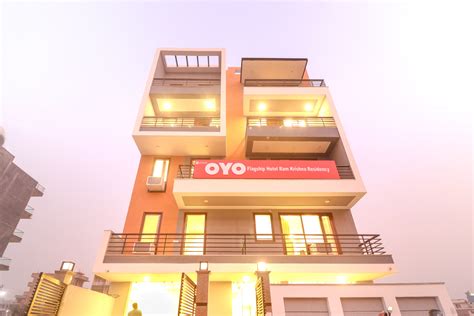 oyo rooms near crowne plaza gurgaon