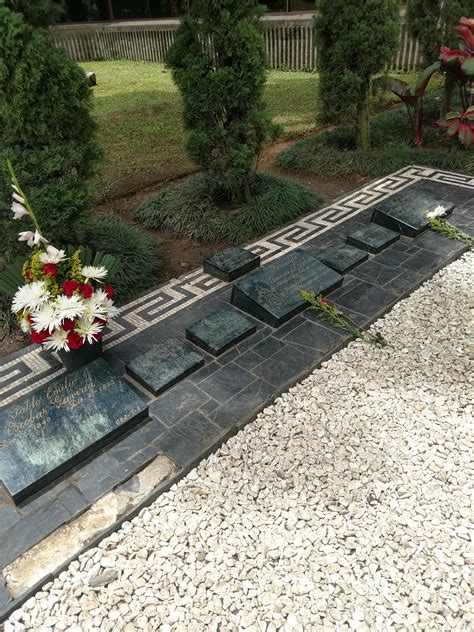 pablo escobar grave location