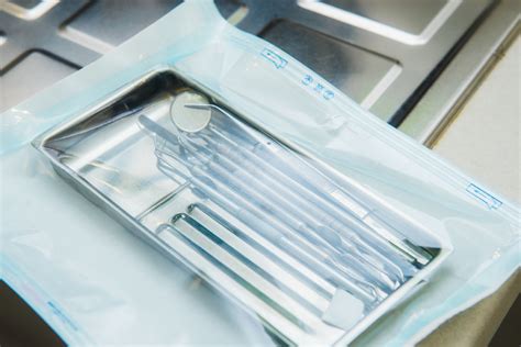 What is a Sterile Scalpel? (with pictures)