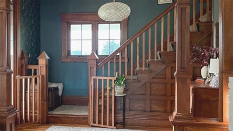 Paint Colours That Go with Natural Wood Trim