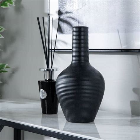 Paint Vase Black