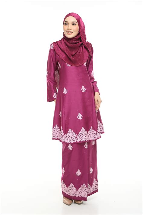 Pakaian Tradisional Melayu Untuk Wanita Berjiwa Klasik Ceriasihat