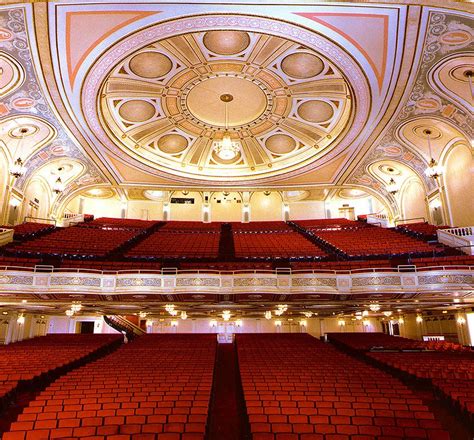 palace theater columbus ohio capacity