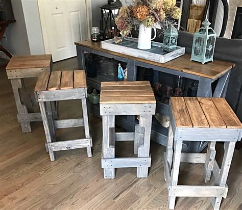 Pallet Bar Stool Ideas