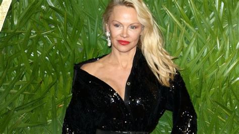 pamela lee anderson net worth 2022