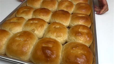 Pan De Coco Recipe (Coconut Bread) Recipe Pandecoco recipe, Coconut bread recipe, Coconut bread