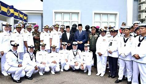 Sekolah Menengah Kebangsaan Pangkalan TLDM di bandar Lumut