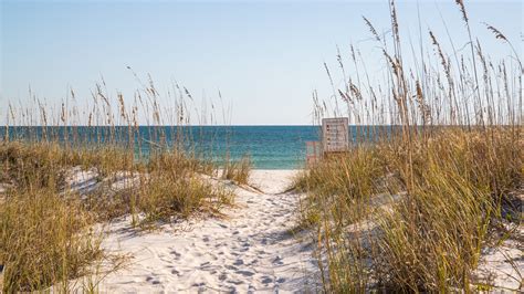 Familia en la playa del Panhandle de Florida
