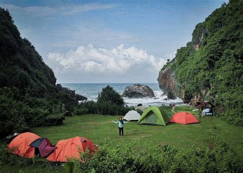Pantai Gunung Kidul Buat Camp: Wisata Pantai Yang Menenangkan