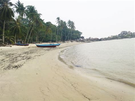 Pantai Lubuk Tanjung Batu Kundur: Menikmati Indahnya Pantai Di Riau
