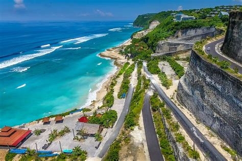 Pantai Melasti Di Bali: Wisata Pantai Yang Menawarkan Keindahan Alam Yang Luar Biasa
