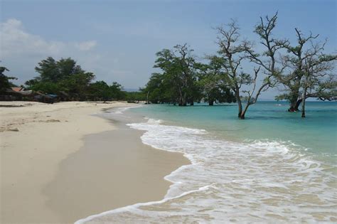 Pantai Pasir Putih Banda Aceh: Surga Tersembunyi Di Ujung Aceh