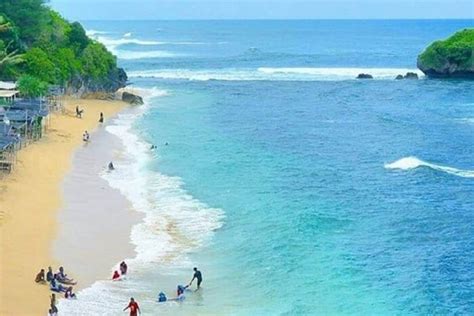 Pantai Pasir Putih Yogyakarta