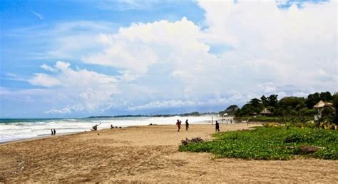 Pantai Batu Belig Bali: Keindahan Pantai Yang Tersembunyi