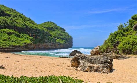 Pantai Butuh Kabupaten Gunung Kidul Daerah Istimewa Yogyakarta