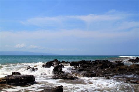 Pantai Karang Hawu Jawa Barat: Pesona Kecantikan Laut Yang Tersembunyi