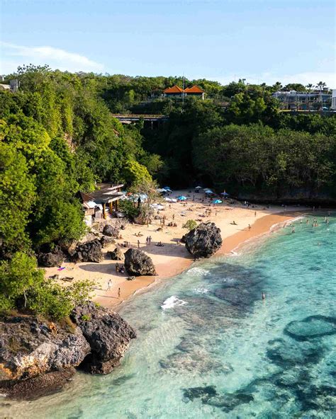 Pantai Padang Padang Bali