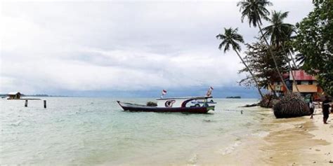 Pantai Pasir Putih Angso Duo Jambi