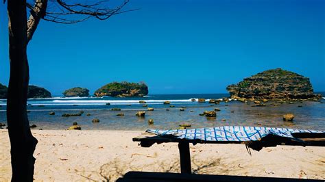 Pantai Watu Karung Pacitan: Keindahan Alam Yang Luar Biasa