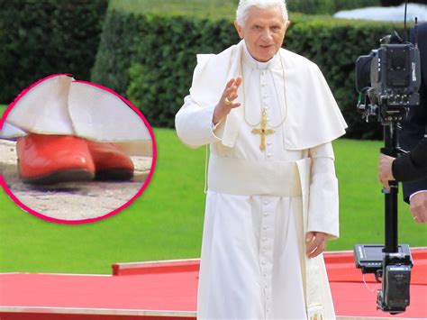 Papst Franziskus Schuhe Treffen Der Religionen Papst Betet In Blauer