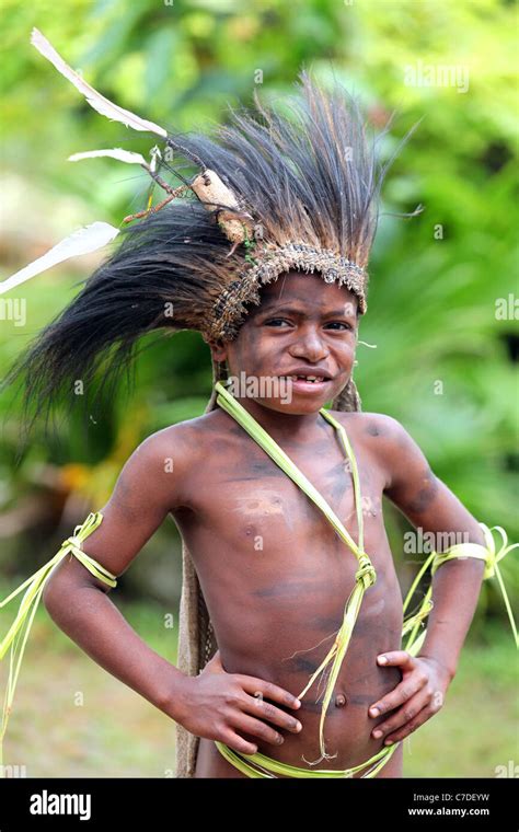 papua tribal boy pics