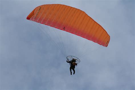 parachute for hang glider