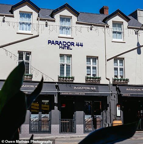 parador 44 cardiff