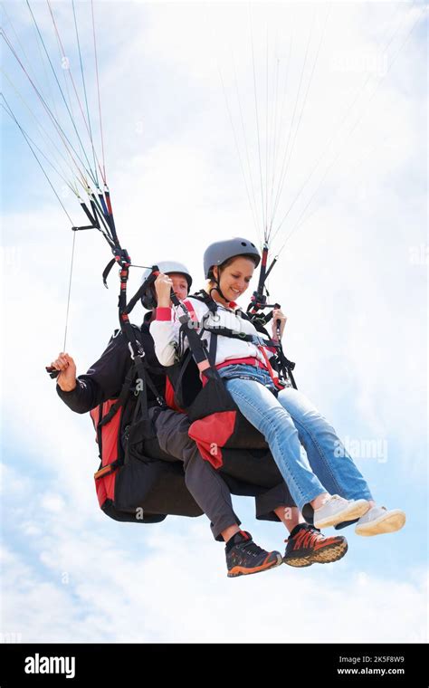 paragliding people
