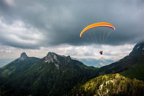 Paragliding photography and videos