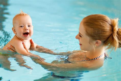 parent and child swimming lessons