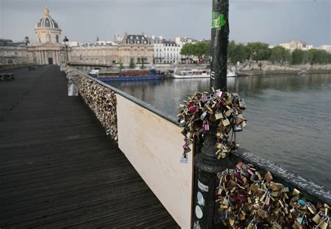 paris lock bridge collapse