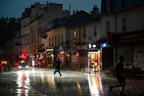 paris rain leak