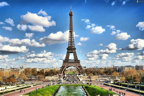 7 Practical Tips For Visiting The Eiffel Tower In Paris Paris travel, Eiffel tower, Paris