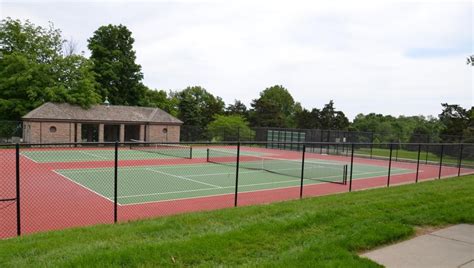 park with tennis courts