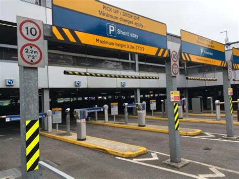 parking at southampton airport train station