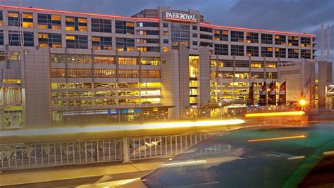 parkroyal melbourne airport accommodation