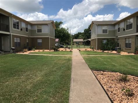 Parkside Apartments Giddings Texas